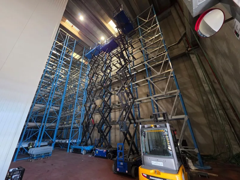 High-bay racking installation — Milan, Italy