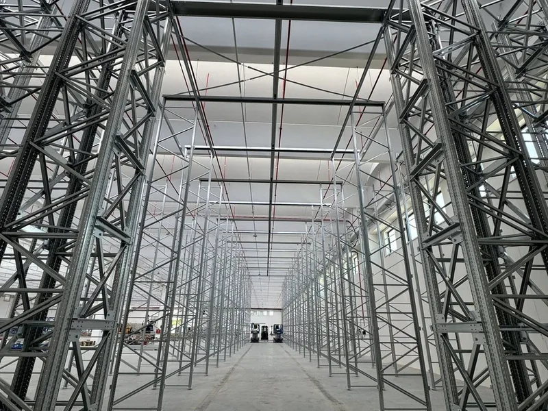 Warehouse racking installation — Scorzè, Italy